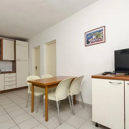 Klara Apartmán Supetar